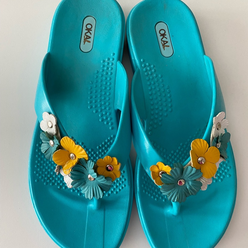 OKAb Sandal Flip Flops size M/L